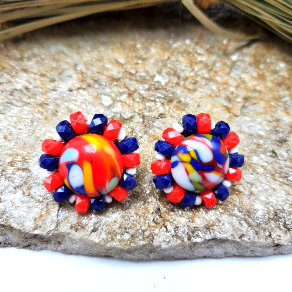 50s West Germany Cluster Beaded Earrings Clip-On 15$